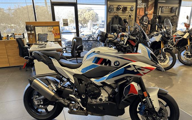 2026 BMW M1000XR