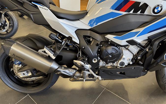 2026 BMW M1000XR
