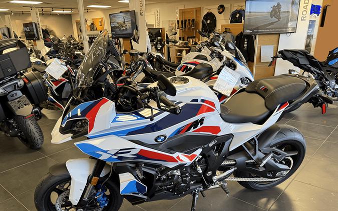 2026 BMW M1000XR
