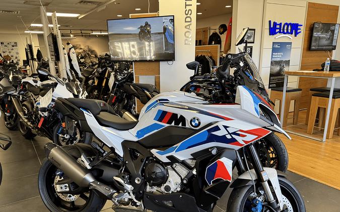 2026 BMW M1000XR
