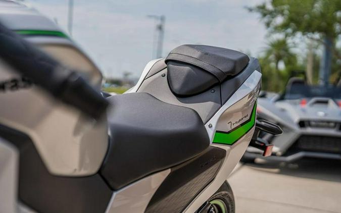 2024 Kawasaki Ninja® 7 Hybrid ABS