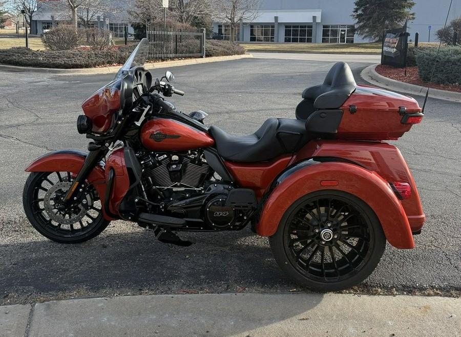 2025 Harley-Davidson® FLHTCUTG - Tri Glide® Ultra