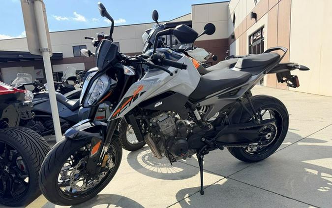 2023 KTM Duke 790