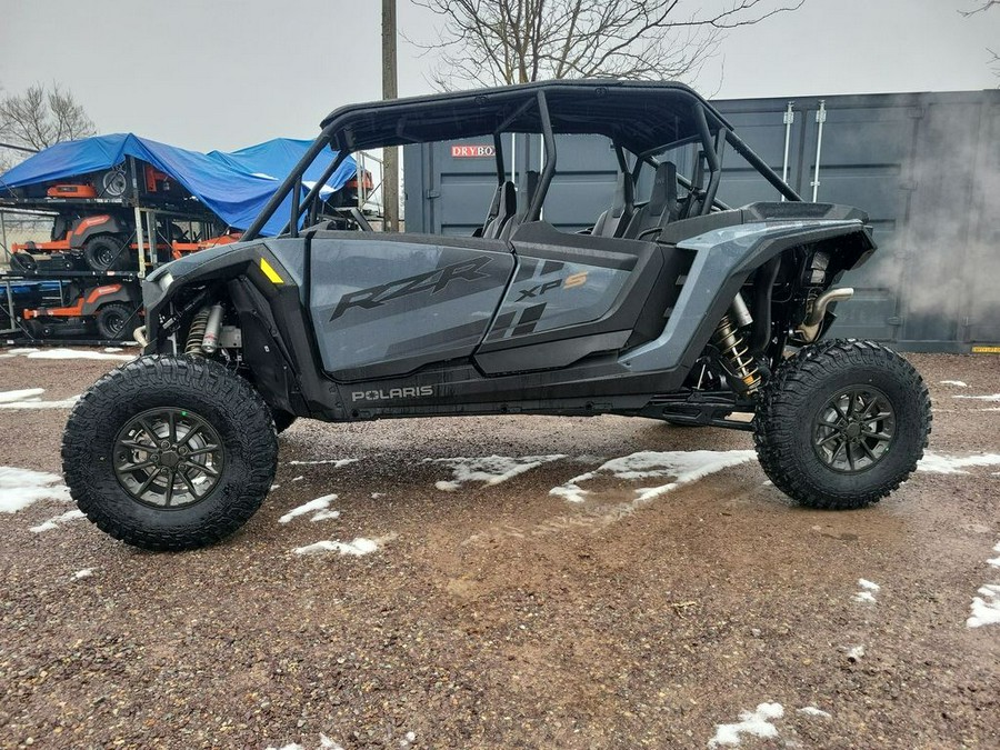 Get our updates by email!