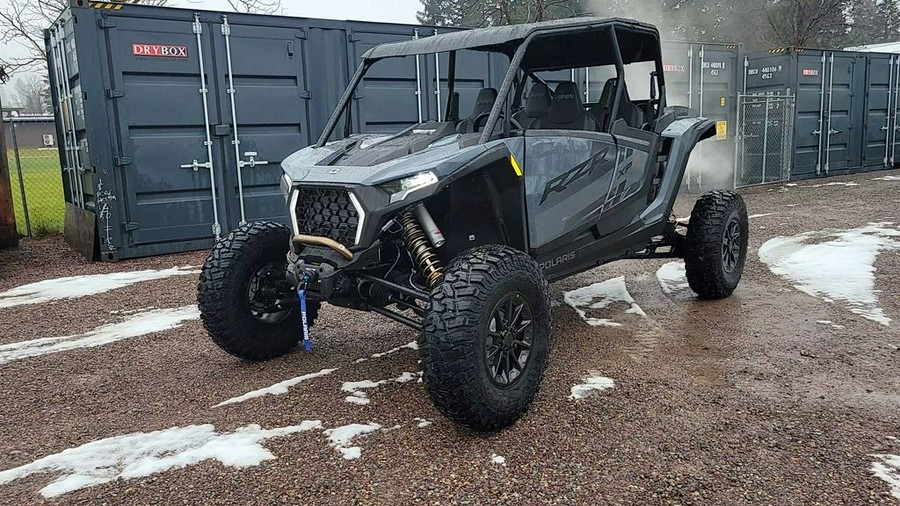 Get our updates by email!