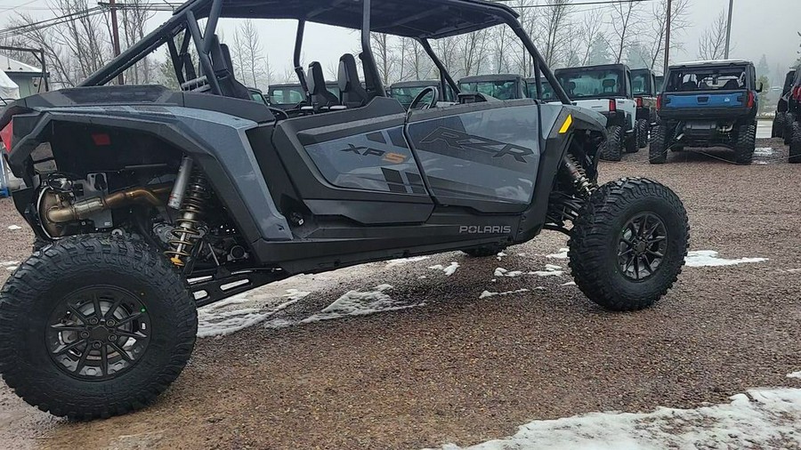 Get our updates by email!