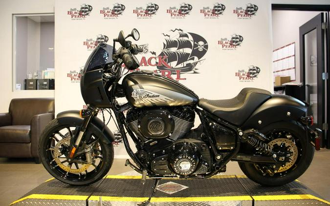 2026 Indian Motorcycle® Sport Chief Black Smoke