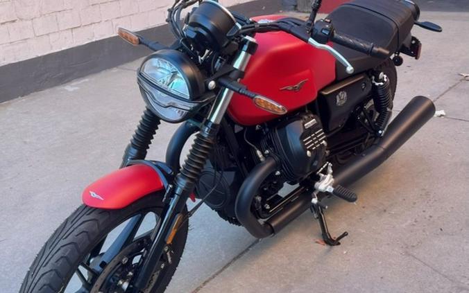 2023 Moto Guzzi V7 Stone