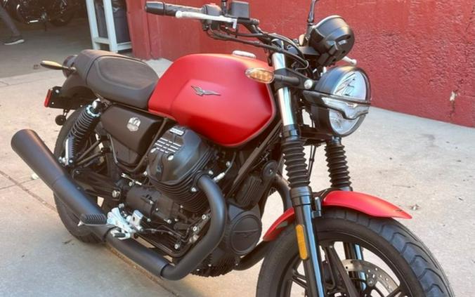 2023 Moto Guzzi V7 Stone Special Edition First Look