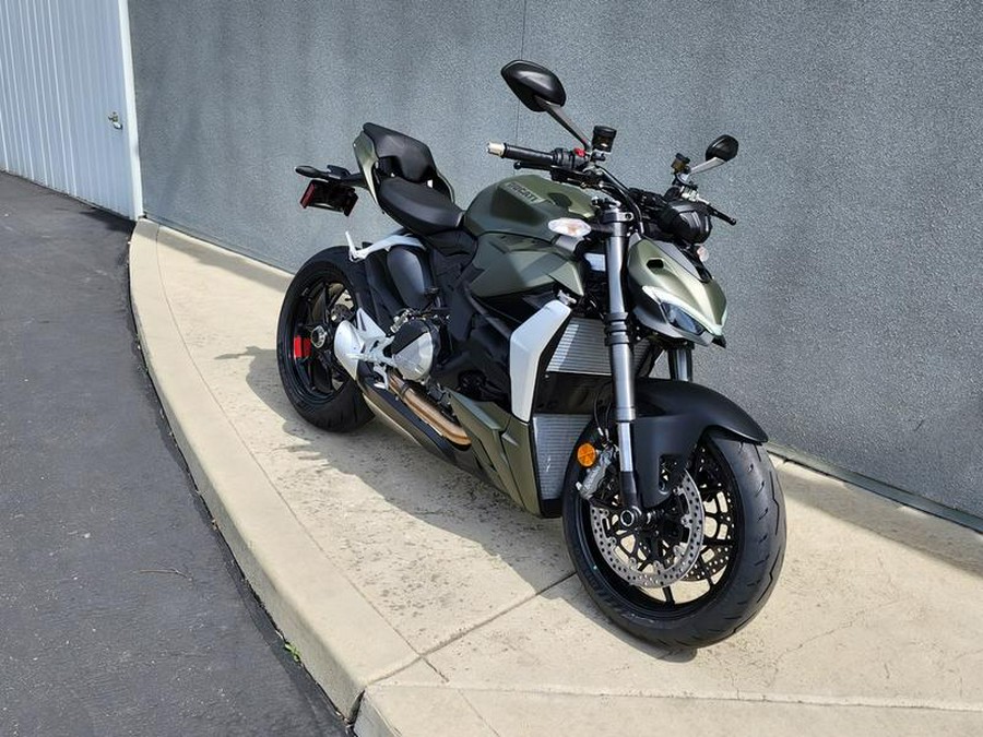 2024 Ducati Streetfighter V2 Storm Green