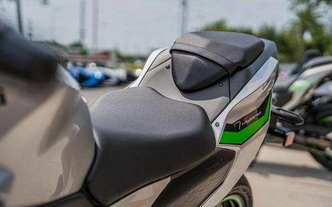 2024 Kawasaki Z7 Hybrid ABS