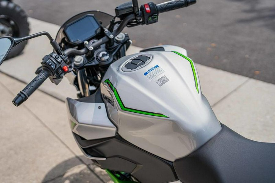 2024 Kawasaki Z7 Hybrid ABS