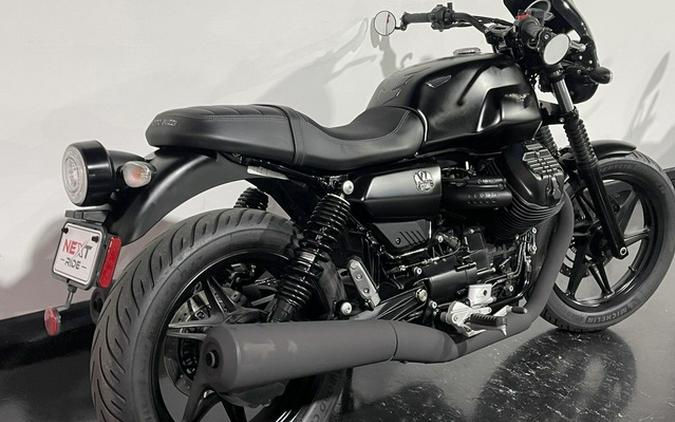 2021 Moto Guzzi V7 Stone E5