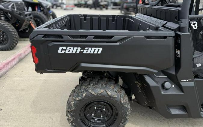 2025 Can-Am® Defender HD9