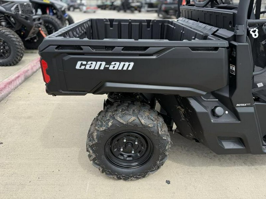2025 Can-Am® Defender HD9