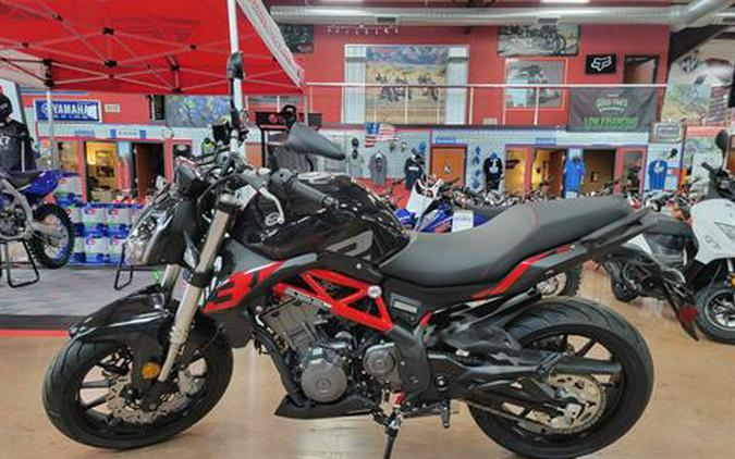 2022 Benelli 302S