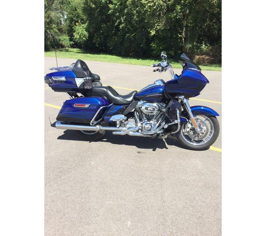 2015 Harley-Davidson® FLTRUSE - CVO™ Road Glide® Ultra