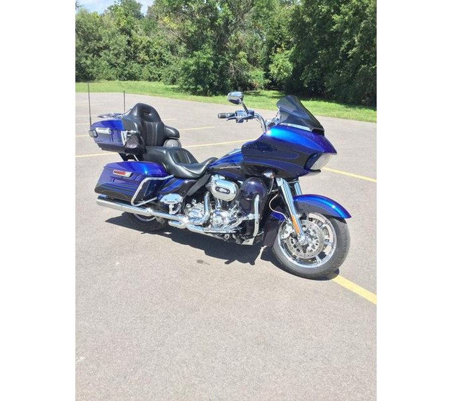 2015 Harley-Davidson® FLTRUSE - CVO™ Road Glide® Ultra