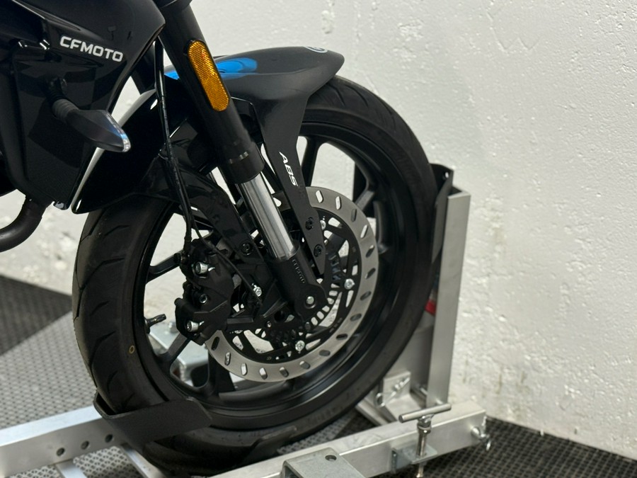 2025 CFMOTO 300NK