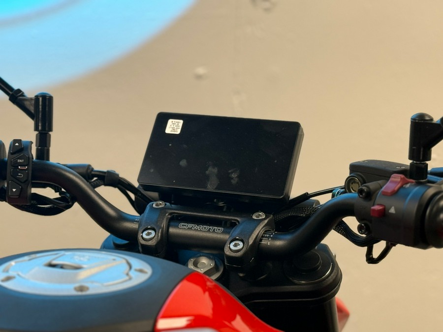 2025 CFMOTO 300NK