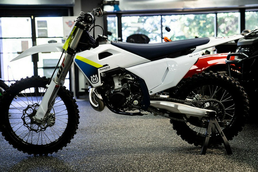 2025 Husqvarna TC 300