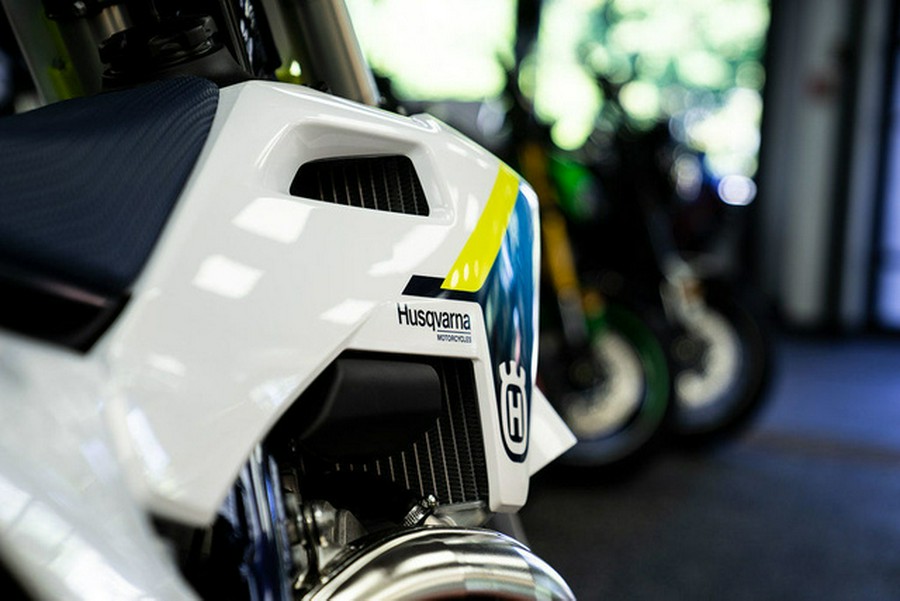 2025 Husqvarna TC 300