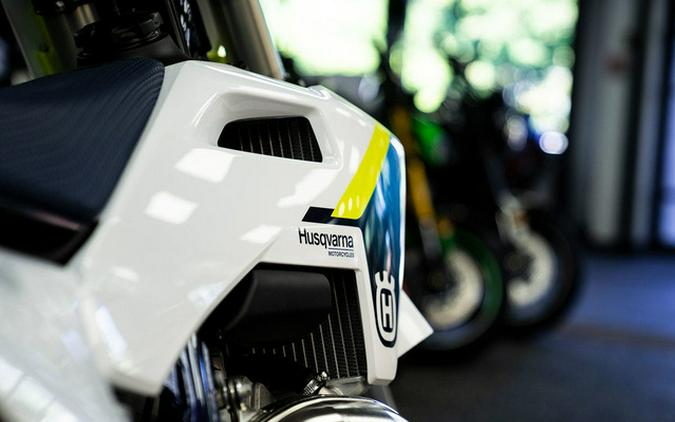 2025 Husqvarna TC 300
