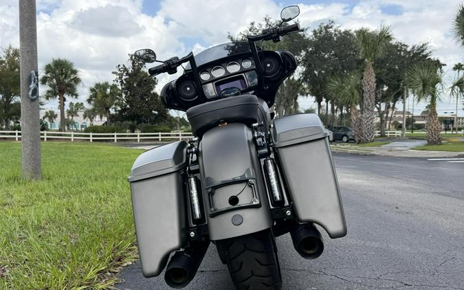 FLHXS 2019 Street Glide Special