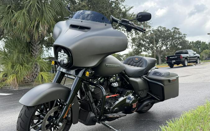 FLHXS 2019 Street Glide Special