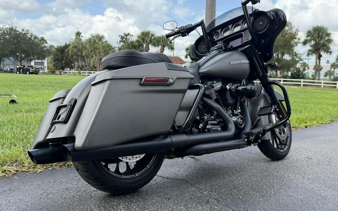 FLHXS 2019 Street Glide Special