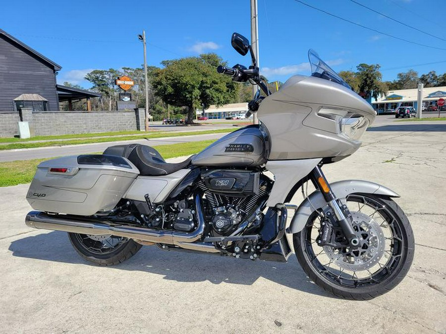 2023 Harley-Davidson® FLTRXSE - CVO™ Road Glide®