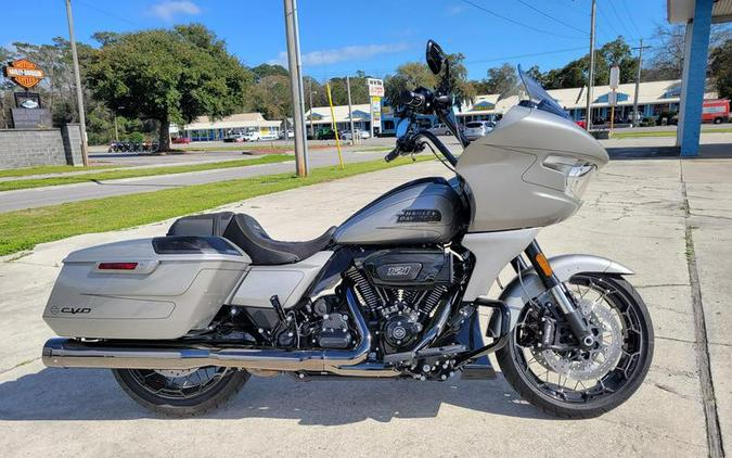 2023 Harley-Davidson® FLTRXSE - CVO™ Road Glide®