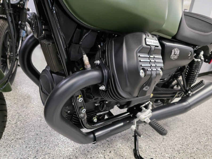 2024 Moto Guzzi V7 Stone
