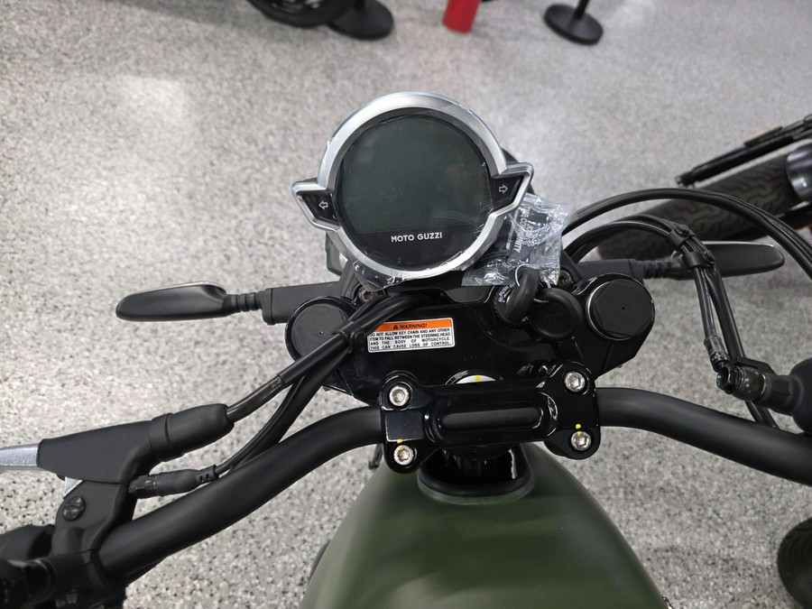 2024 Moto Guzzi V7 Stone