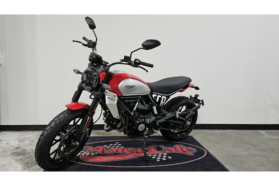 2025 Ducati 800 ICON