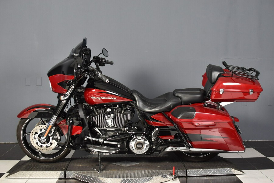 2017 Harley-Davidson CVO Street Glide FLHXSE