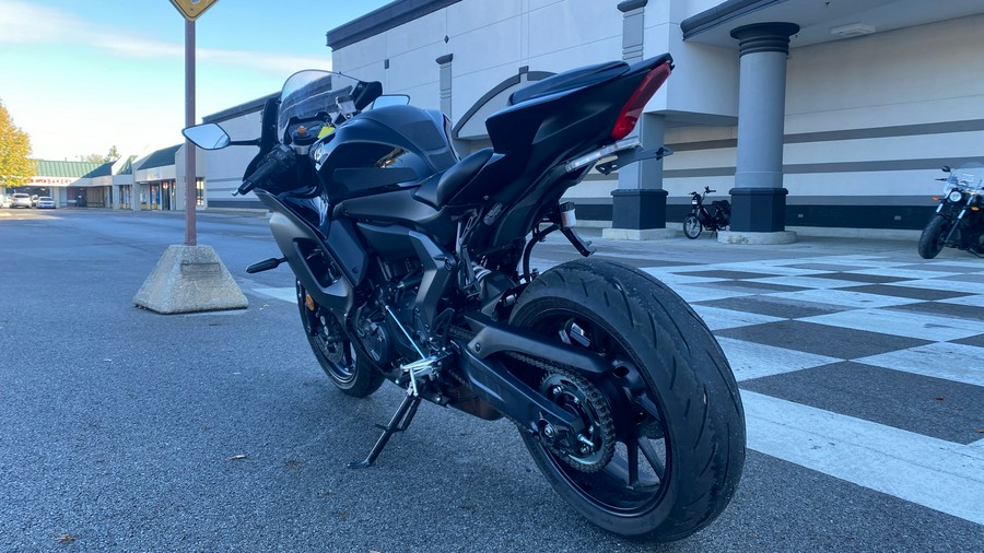2024 Yamaha R7