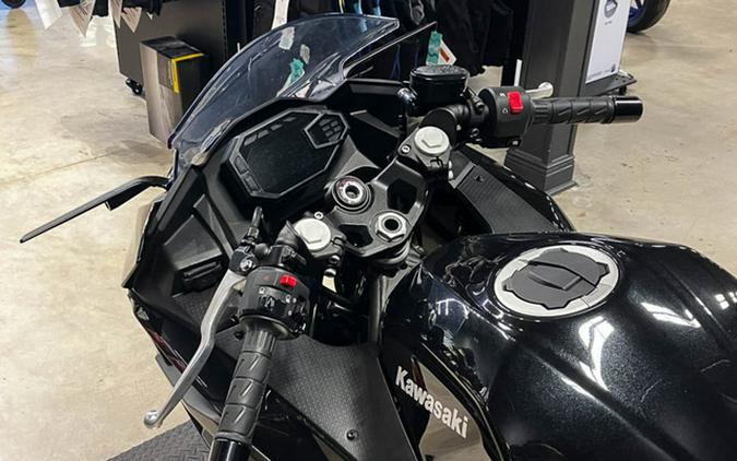 2024 Kawasaki EX500GRFAN