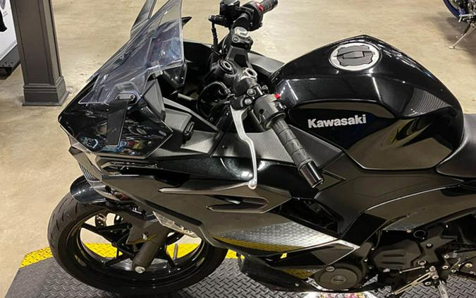 2024 Kawasaki EX500GRFAN