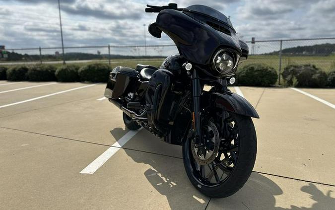 2019 Harley-Davidson® FLHXSE - CVO™ Street Glide®