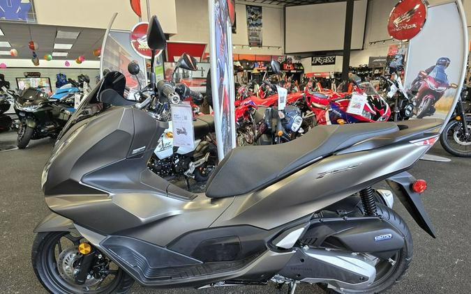 2023 Honda® PCX