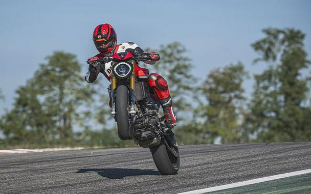 2024 DUCATI MONSTER