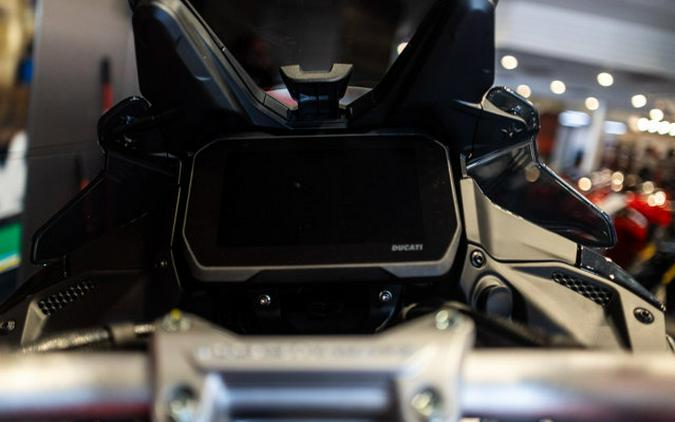 2026 Ducati MULTISTRADA V4 PIKES PEAK