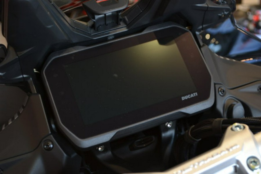 2026 Ducati MULTISTRADA V4 PIKES PEAK