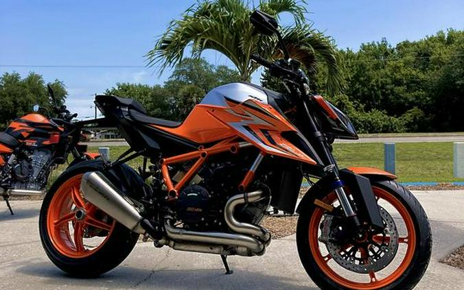 2022 KTM 1290 Super Duke R Evo Review [17 Track + Street Fast Facts]