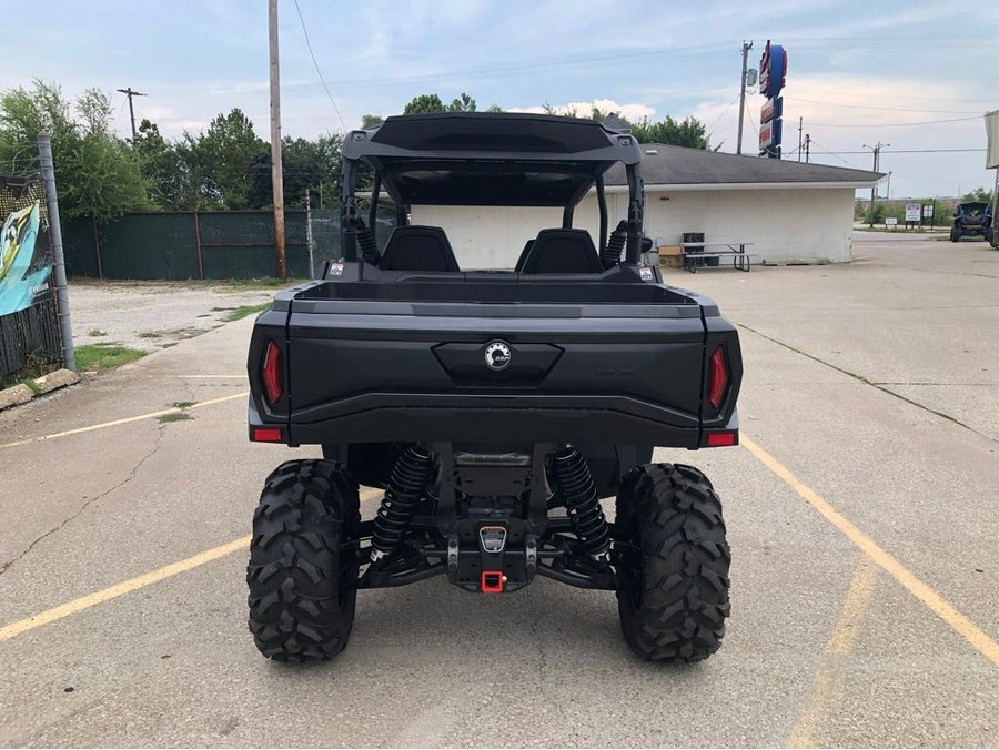 2025 Can-Am COMMANDER MAX XT 700