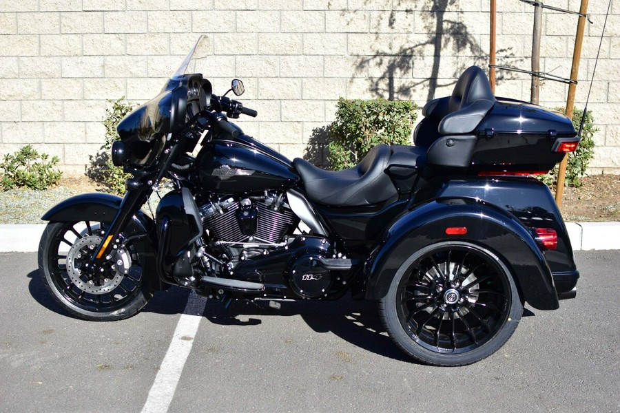 2025 Harley-Davidson Tri Glide Ultra FLHTCUTG