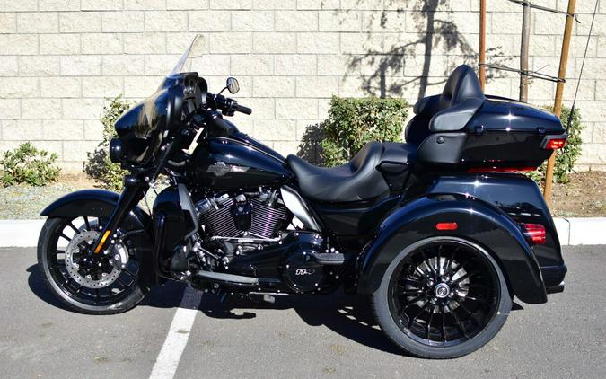 2025 Harley-Davidson Tri Glide Ultra FLHTCUTG