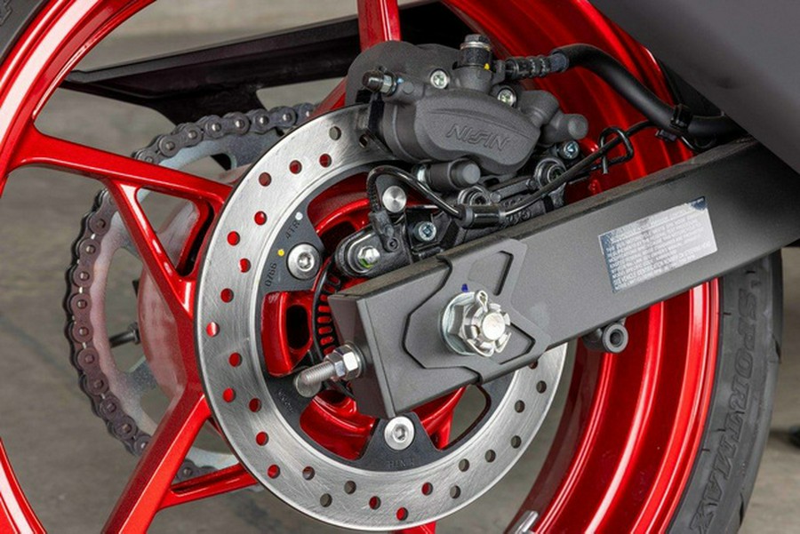 2025 Kawasaki Z500 SE ABS