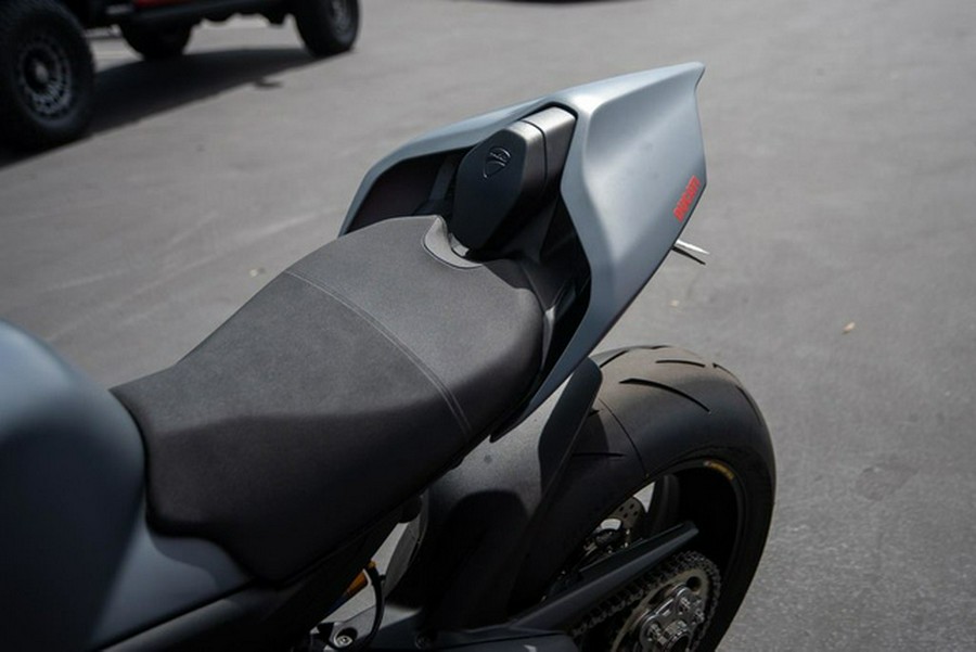 2024 Ducati Streetfighter V4 S